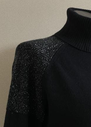 Красивый,эффектный,заметный свитер с плечами с люрексом4 фото