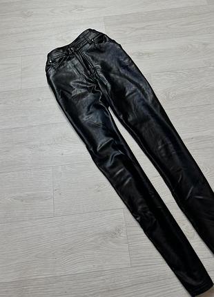 Легінси термо з еко шкіри чорні на флісі calzedonia