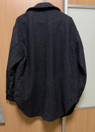 Тепла вовняна сорочка пальто з кишенями в клітинку monki теплая рубашка пальто в клетку клетчатая оверсайз8 фото
