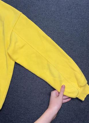 Женский свитшот на флисе желтого цвета5 фото