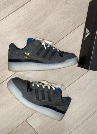 Оригинальные adidas forum low solid grey carbon