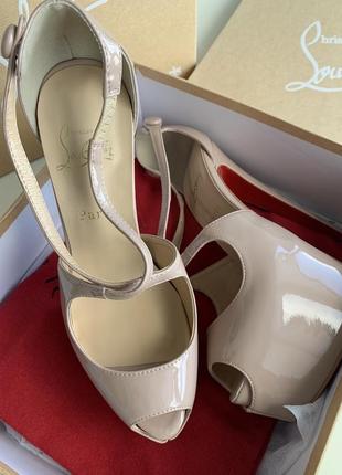 Розпродаж лакові туфлі босоніжки в стилі лабутен christian louboutin