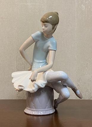 Фарфоровая статуэтка lladro «джулия».7 фото