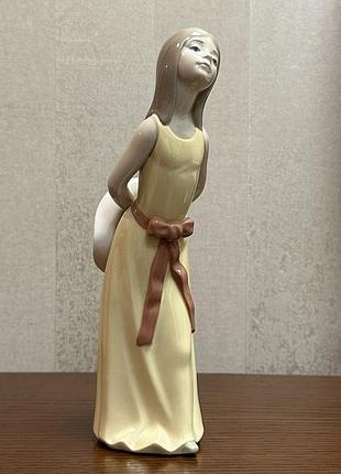 Фарфорова статуетка lladro «зозорниця».