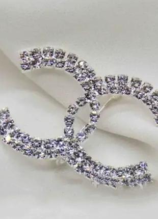 Брошь металлическая с камушками