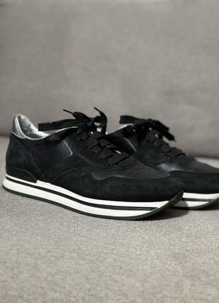 Женские кроссовки hogan <unk> оригинал <unk> 38 размер