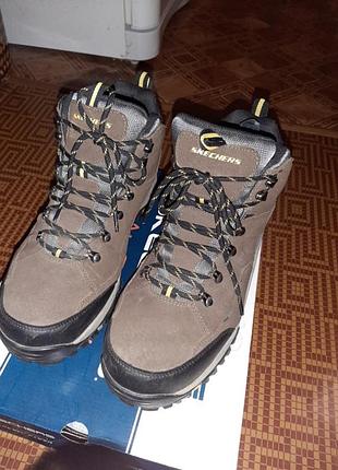 Продам чоловічі ботинки  skechers
