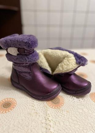Теплі зимові черевики для дівчаток4 фото