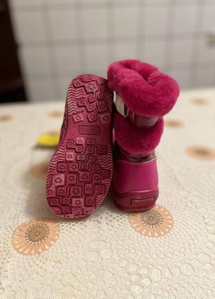 Теплі зимові черевики для дівчаток7 фото