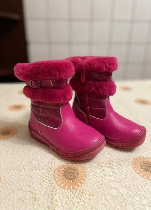 Теплі зимові черевики для дівчаток8 фото