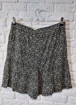 Фирменные трикотажные шорты