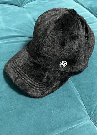 Кепка м’яка, пухнаста, мохната