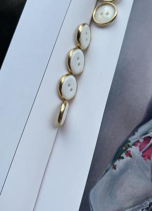Набір білих ґудзиків з золотою окантовкою  для блузки сорочки кофти4 фото