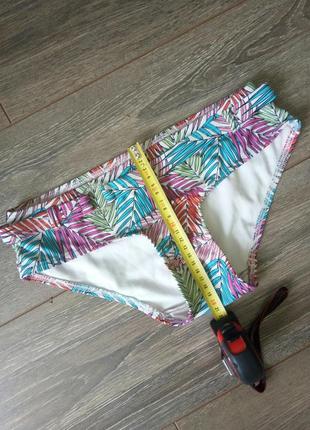 Swimwear
плавки белые в цветные листья растительный принт с ремешком4 фото