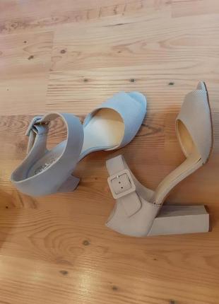 Vince camuto босоніжки великий розмір взуття з сша