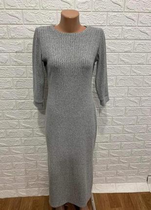 Сіра сукня міді в рубчик з розрізами по боках