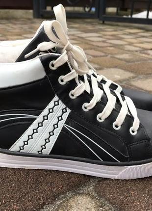 Демісезонні жіночі черевики 24,5 см стан нових