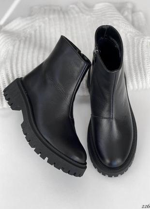 Женские демисезонные черные ботинки на низком ходу натуральная кожа4 фото