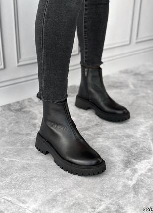 Женские демисезонные черные ботинки на низком ходу натуральная кожа5 фото
