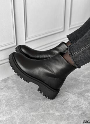 Женские демисезонные черные ботинки на низком ходу натуральная кожа6 фото