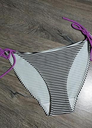 Плавки полосатые с фиолетовыми завязками