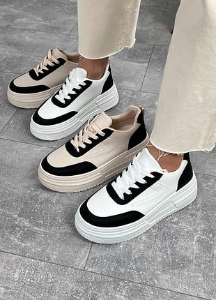 Жіночі кросівки