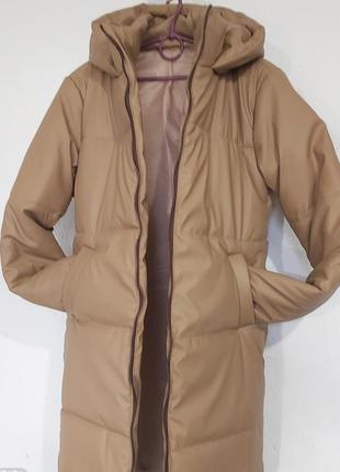 Куртка женская кожаная теплая с капюшоном удлиненная зимняя из экокожи