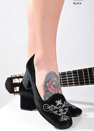 Туфли женские черные нарядные лакированые4 фото
