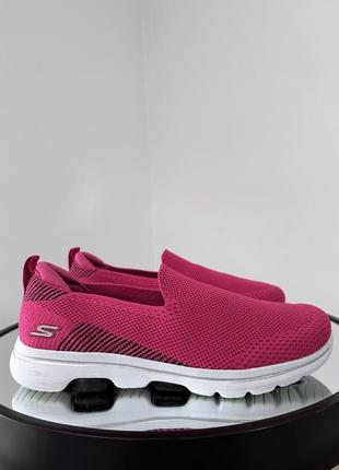 Отличные яркие спортивные мокасины skechers