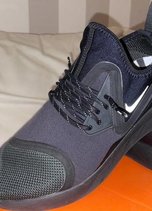 Кроссовки nike lunarcharge essential black