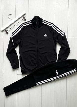Мужской спортивный костюм adidas