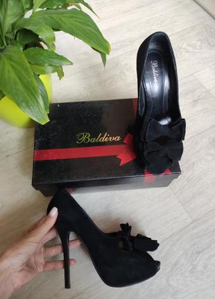 Босоножки туфли замшевые baldiva
