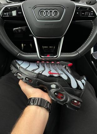 Чоловічі кросівки nike air max plus  black gradient red