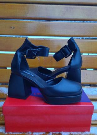 Жіночі чорні туфлі на підборах на платформі lino marano