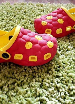 Резиновые шлепанцы, сабо crocs