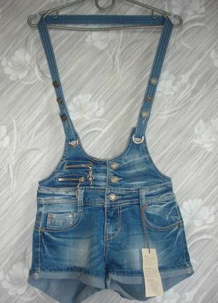 Джинсовые шорты на подтяжках "lantis" 8-10 р