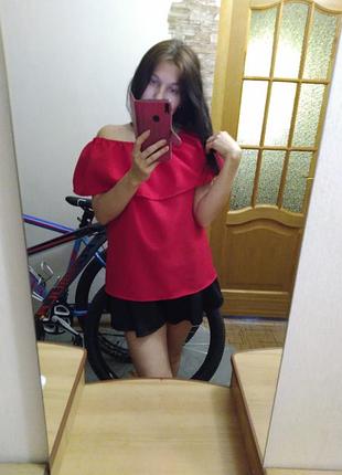 Блузка с воланом