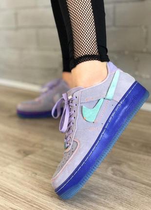 Круті жіночі кросівки nike air force 1 бузкові