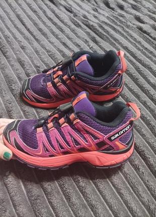 Фирменные кроссовки salomon