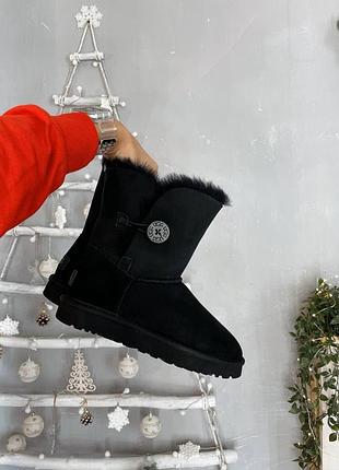 Ugg black 4