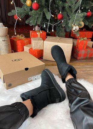 Ugg black 6