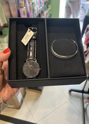 Распродажа! часы daniel wellington!