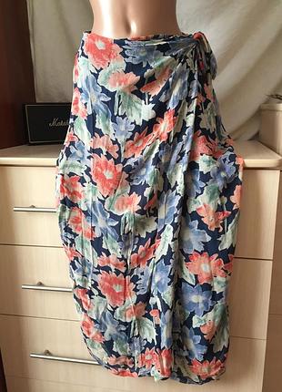 Красива спідниця на запах на літо в квіточки