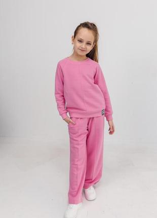 Яркий костюм для девочки