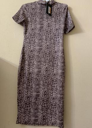 Платье по фигуре в анималистический принт