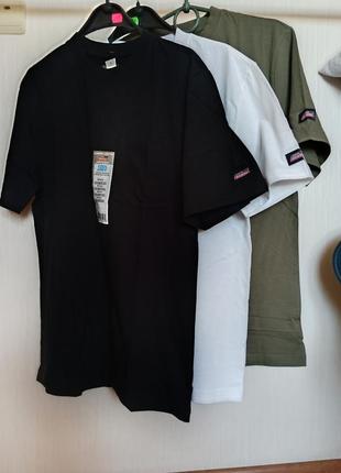 Базовые футболки dickies с карманом в размерах м и л2 фото