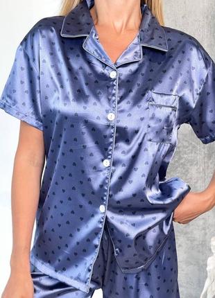 Шелковая пижама в сердечко синяя рубашка с коротким рукавом шорты