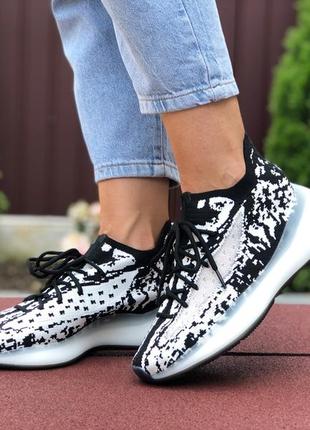 Прекрасные женские кроссовки adidas yeezy boost 380 чёрно-белые