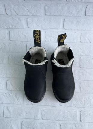 Зимові дитячі черевики dr. martens 2976 leonore зимние ботинки сапоги челси оригинал3 фото