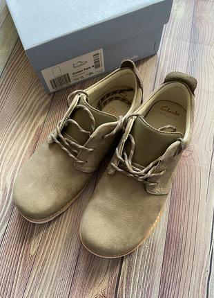 Дуже круті дербі clarks.